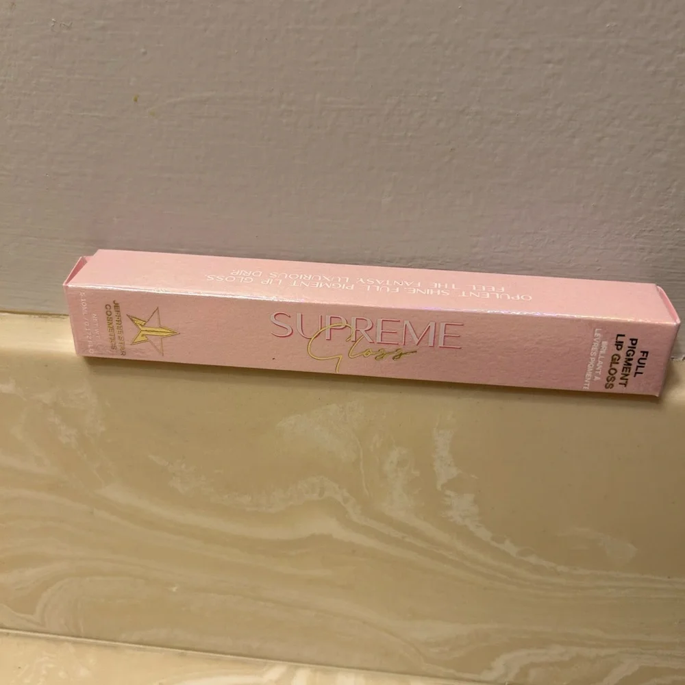 NIB Jeffree Star Supreme Gloss - Improper (Dark Mauve)